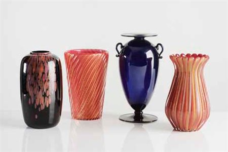 VENINI Vaso in vetro nero, 1982. Firma incisa: Venini italia 82 Etichetta:...