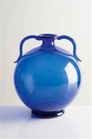 MANIFATTURA MURANESE Vaso in vetro con anse applicate, anni ‘80/’90 circa....