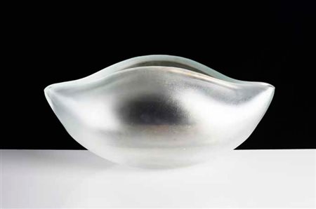 venini Coppa “Arausia” in vetro fortemente iridato disegno di Alejandro Ruiz,...