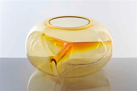 VEART Grande vaso sferico in vetro giallo, anni ‘70. altezza cm 20, diametro...