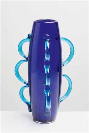 Venini Vaso “Dor” con tre applicazioni verticali a guisa di manici, disegno...