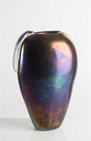 ALEJANDRO RUIZ Vaso “Mora” in vetro soffiato e iridato, 1995. Firma incisa:...