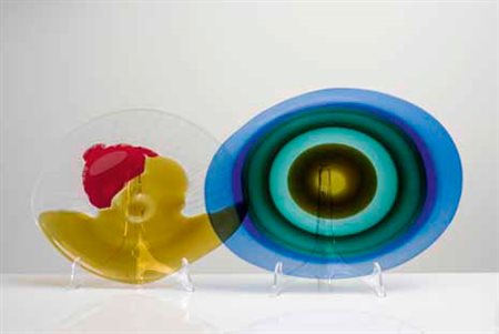 TIMO SARPANEVA Piatto in vetro multicolore, 1989. Firma incisa: Venini 1989...