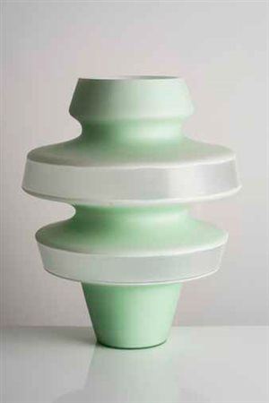 EMMANUEL BABLED Vaso “Ring Tower II” in vetro soffiato incamiciato opaco e...