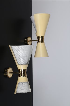 LELLI ANGELO Coppia di lampade da parete in metallo laccato e ottone, per...