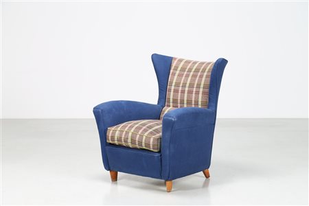 PARISI ICO (1916 - 1996) Poltrona in tessuto e legno, produzione Ariberto...