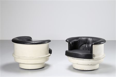 RINALDI GASTONE Coppia di poltrone in pelle e fiberglass, mod. Roller, per...
