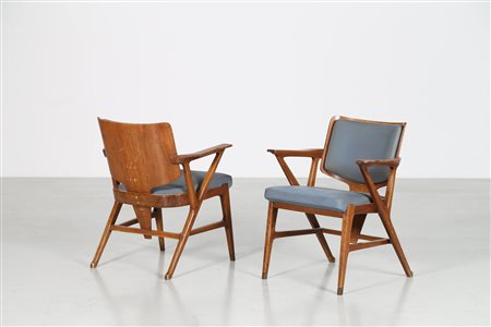 CIUTI ENRICO (n. 1910) Coppia di poltroncine in noce e tessuto, parte di...