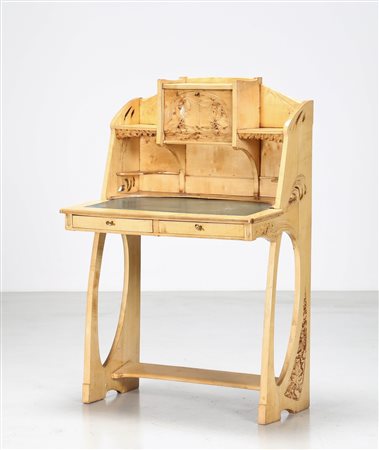 COMETTI GIACOMO Scrittoio in acero finemente intagliato anni 20, provenienza...