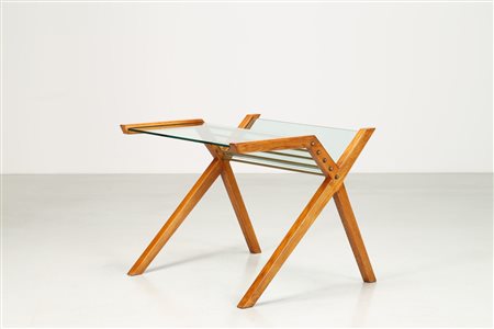 ZANUSO MARCO (1916 - 2001) Scrittoio in rovere, ottone e cristallo, anni 60....