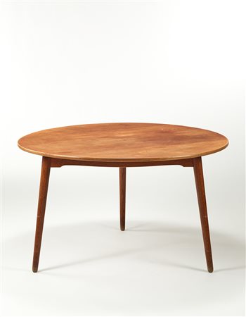 Hans Wegner (Tonder 1914 - Copenaghen 2007) Tavolo modello "FH4602"....