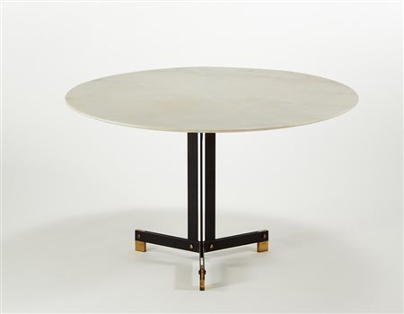 Tavolo tondo con piano in marmo bianco e struttura in piattine di metallo...