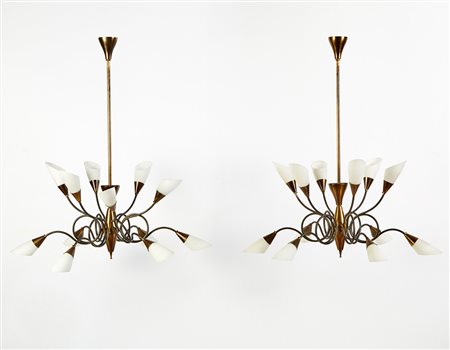 Coppia di lampade a sospensione a dodici luci , in ottone e tubolare...