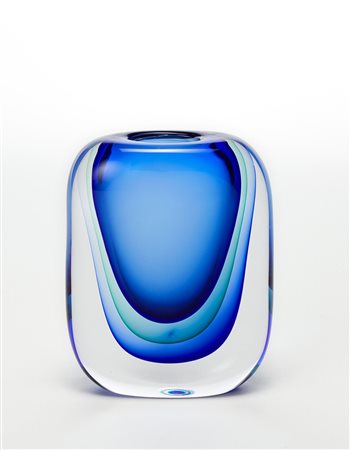 Seguso (attribuito) Vaso in vetro sommerso incolore azzurro e verde. Murano,...