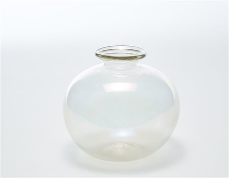 F.lli Toso Vaso globulare con orlo lievemente allargato, in vetro soffiato...