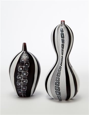 Andrea Zilio (Venezia 1966) Due vasi bulbiformi a collo ristretto a canne...