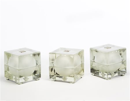 Alessandro Mendini (Milano 1931) Tre lampade da tavolo modello "Cubosfera"....