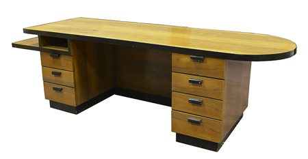 Scrivania Razionalista impiallacciata e lastronata in legno, con piano...