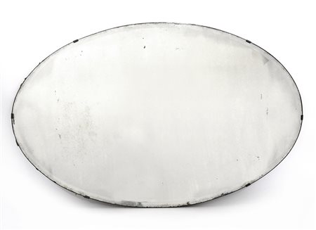 Specchio ovale con bordo molato. Italia, anni 50 (cm 96x60) (lievi difetti)