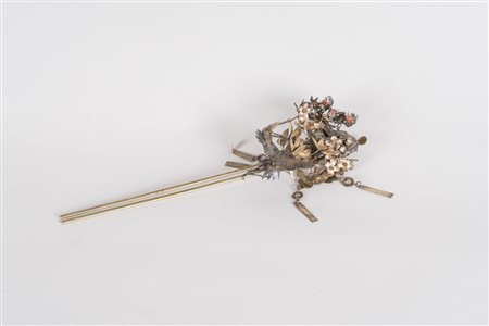 Arte Cinese Spilla per capelli in metallo argentato e dorato Cina, dinastia...