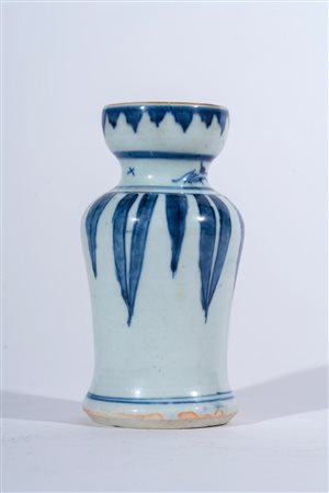 Arte Cinese Portacandele in ceramica bianca e blu dipinto con foglie...