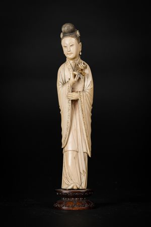Arte Cinese Scultura di Guanyin in avorio Cina, tardo XIX secolo . -. Cm...