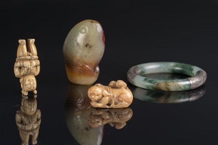 Arte Cinese Lotto composto da un toggle, un intaglio in giada, un intaglio in...