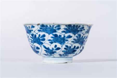 Arte Cinese Tazza in porcellana bianco blu Cina, Periodo Transizione, XVII...