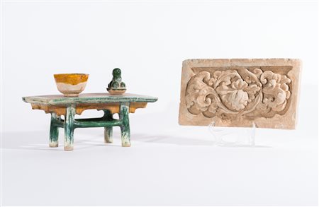 Arte Cinese Pannello Liao in terracotta intagliato con fiore centrale e...