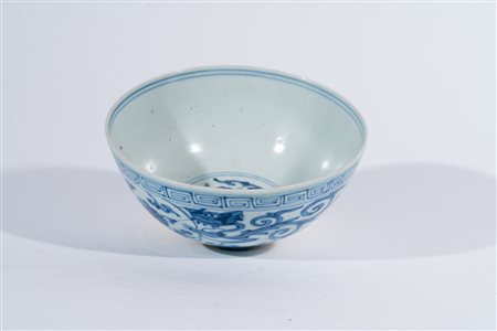 Arte Cinese Coppa in porcellana bianco blu Cina, dinastia Ming . -. Cm 17,70...