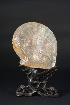 Arte Cinese Schermo da tavolo in madreperla intagliata Cina, XIX secolo. . Cm...