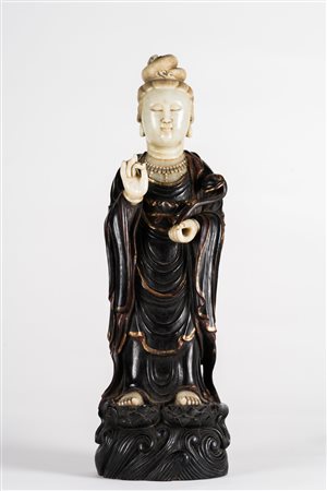Arte Cinese Scultura di Guanyin in legno e saponaria Cina, dinastia Qing, XIX...