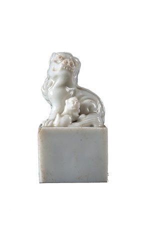 Arte Cinese Sigillo in porcellana Dehua con impugnatura a cane di Pho Cina,...