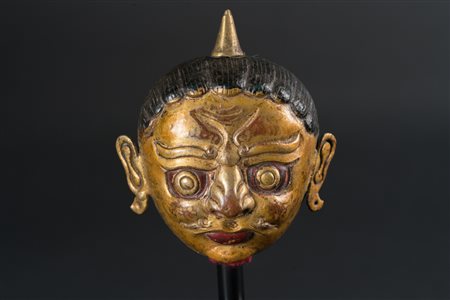 Arte Himalayana Testina di khatvanga in rame dorato e sbalzato Nepal, XIX...