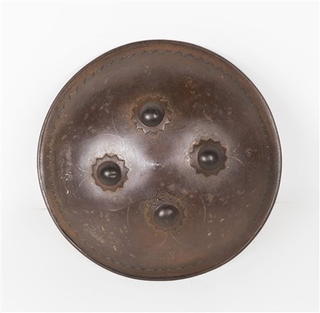 Arte Islamica Scudo con damaschinatura floreale in argento India, XIX secolo...