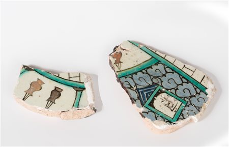 Arte Islamica Due frammenti di mattonella con kaaba Turchia Ottomana, XVII. ....