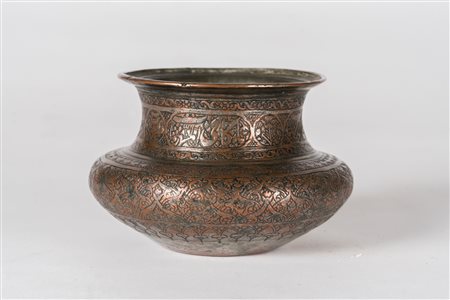 Arte Islamica Piccolo recipiente per il vino (tas) in rame stagnato Iran,...
