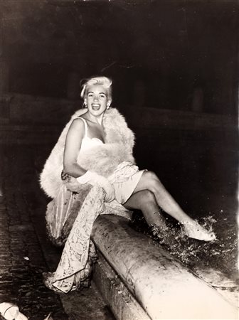 MARZONI ERMETE Jayne Mansfield. fotografie ai sali d'argento. Cm 30,00 x...