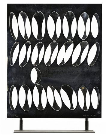 TOMONORI TOYOFUKU 1925 Senza titolo, 1973 Scultura in acciaio, cm. 45 x 33,...