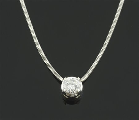 Catena in oro bainco a coda di topo con diamante taglio brillante a punto...