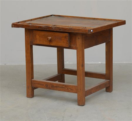 Antico tavolo da ciabattino a capretta (cm 74x63x60)(difetti)