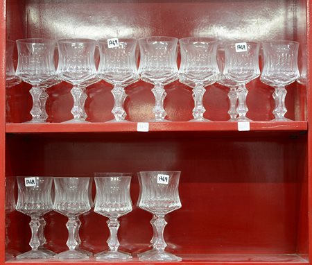 Servizio di calici in cristallo sfaccettato con base esagonale composto da...