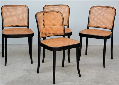 Ligna Lotto di quattro sedie in faggio curvato tinto nero con sedute e...