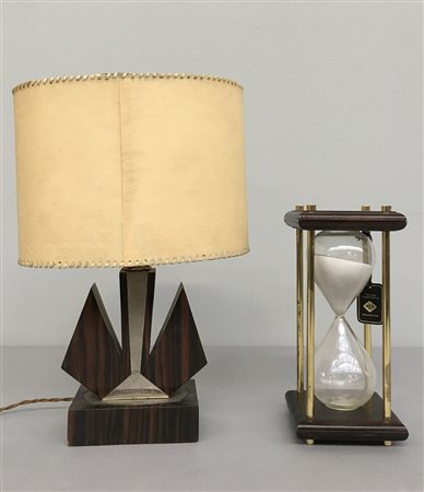 Lotto composto da una lampada Déco in legno impiallacciato macassar con...