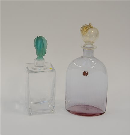 Manifattura di Murano. Lotto composto da due bottiglie con tappo in vetro...