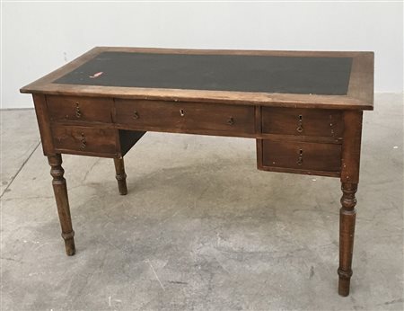 Scrittoio con cinque cassetti e gambe tornite, piano con inserto in...