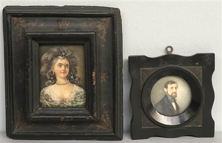 Lotto di due miniature raffiguranti gentildonna e gentiluomo, cornici in...