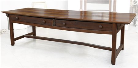 Grande tavolo da refettorio con gambe a capretta, quattro cassetti nella...