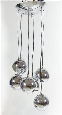 Lampadario cromato composoto da 6 bocce regolabili. Reggiani (?).