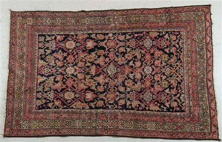 Tappeto cm. 110x172.